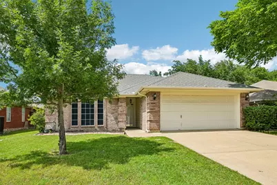 1036 Spring Hill Drive, Saginaw, TX 76179 - Photo 2