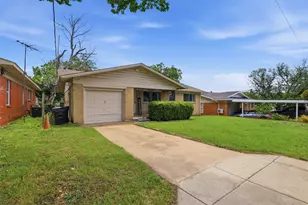 4304 Hodgkins Rd, Lake Worth, TX 76135 - Photo 6