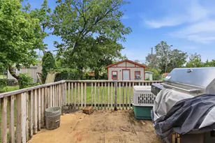 4304 Hodgkins Rd, Lake Worth, TX 76135 - Photo 24