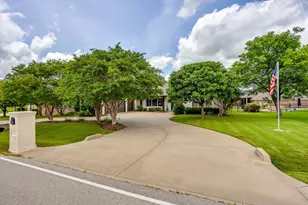 5604 Medinah Ct, Granbury, TX 76049 - Photo 4