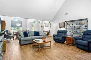 102 Manders Ct, Runaway Bay, TX 76426 - Photo 10