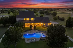 6670 Green Valley Cir, Aubrey, TX 76227 - Photo 2