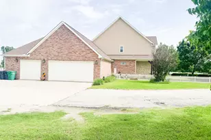6670 Green Valley Cir, Aubrey, TX 76227 - Photo 22