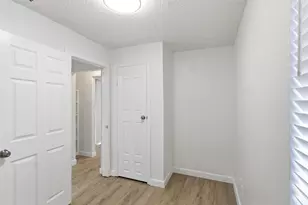 8110 Skillman St, Dallas, TX 75231 - Photo 30