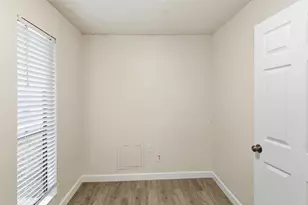 8110 Skillman St, Dallas, TX 75231 - Photo 32