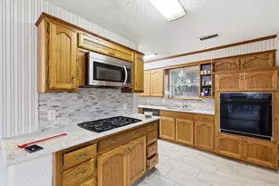 711 Tanglewood Ln, Arlington, TX 76012 - Photo 10