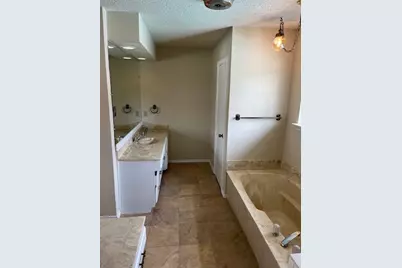 2226 Fall River Drive, Arlington, TX 76006 - Photo 14