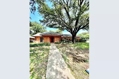 1815 Lakemont Drive, Arlington, TX 76013 - Photo 1