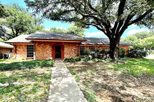 1815 Lakemont Dr, Arlington, TX 76013 - Photo 1