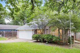 3208 Hickory Ct, Bedford, TX 76021 - Photo 2