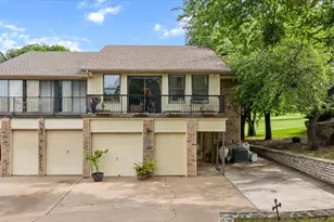 4407 Overlook Ct, Granbury, TX 76049 - Photo 2