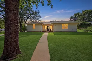 900 Cortez St, Denison, TX 75020 - Photo 2