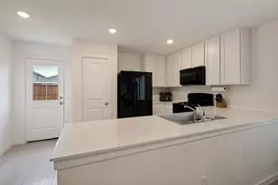 221 Ashbrook St, Little Elm, TX 75068 - Photo 8
