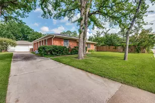2615 Glenwood Ln, Denton, TX 76209 - Photo 4