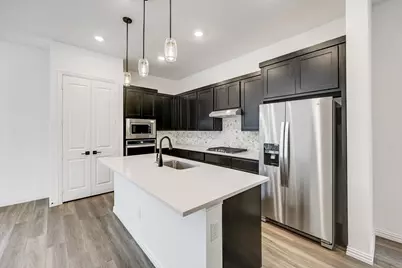 218 Woodson Street, Irving, TX 75063 - Photo 4