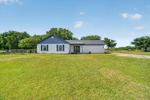 1301 County Rd 705, Joshua, TX 76058 - Photo 2