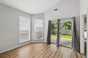 7464 Maroon Dr, Fort Worth, TX 76120 - Photo 4