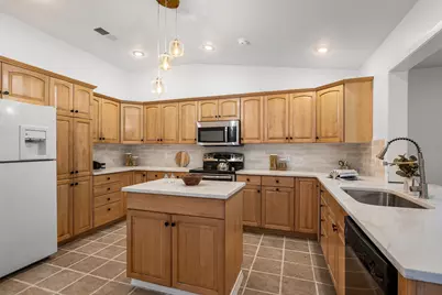 2518 Hightrail Drive, Carrollton, TX 75006 - Photo 6