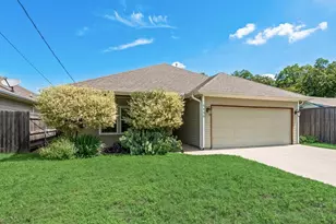 5420 Meandering Rd, River Oaks, TX 76114 - Photo 2
