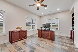 11167 Plainview Rd, Krum, TX 76249 - Photo 32