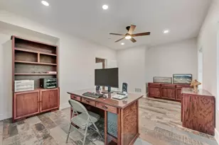 11167 Plainview Rd, Krum, TX 76249 - Photo 32
