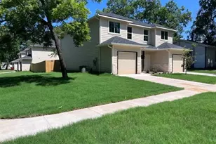 318 S Main St, Bonham, TX 75418 - Photo 2
