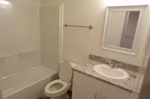 318 S Main St, Bonham, TX 75418 - Photo 4