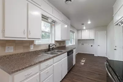 4924 Melinda Drive, Forest Hill, TX 76119 - Photo 10