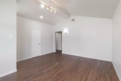 4924 Melinda Drive, Forest Hill, TX 76119 - Photo 4