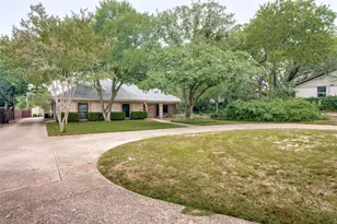 9004 Martin Dr, North Richland Hills, TX 76182 - Photo 2