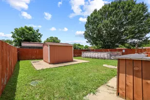 204 E Avenue D, Garland, TX 75040 - Photo 32