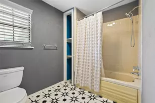 204 E Avenue D, Garland, TX 75040 - Photo 18