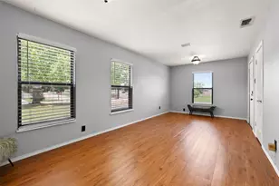 204 E Avenue D, Garland, TX 75040 - Photo 4