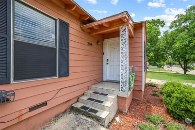 204 E Avenue D, Garland, TX 75040 - Photo 2