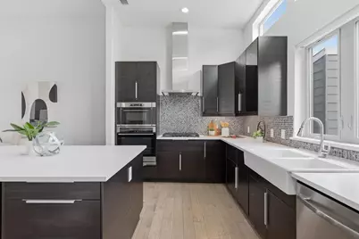 1815 Browder Street #E, Dallas, TX 75215 - Photo 1