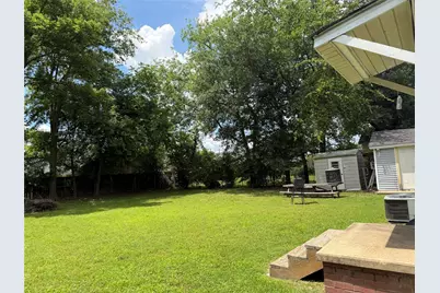 110 Yorke Street, Mt Pleasant, TX 75455 - Photo 4