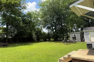 110 Yorke St, Mt Pleasant, TX 75455 - Photo 4