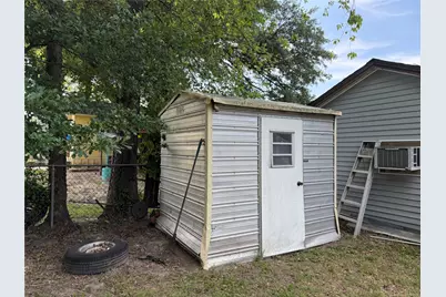 110 Yorke Street, Mt Pleasant, TX 75455 - Photo 6