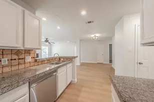 4503 Mexicana Rd, Dallas, TX 75212 - Photo 14