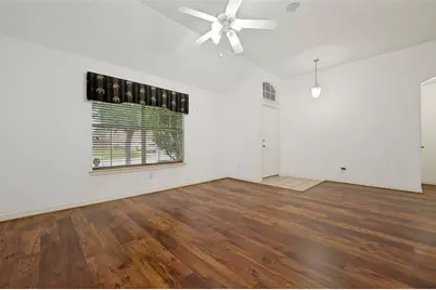 7806 Quiet Waters Drive, Arlington, TX 76016 - Photo 6