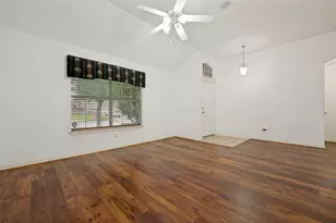 7806 Quiet Waters Dr, Arlington, TX 76016 - Photo 6