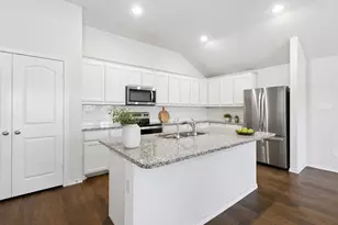 1016 Eastland Ln, Aubrey, TX 76227 - Photo 4