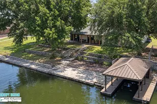 3708 Coral Sands Ct, Granbury, TX 76049 - Photo 4