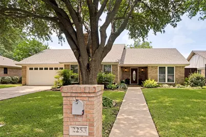 2253 Farrington Lane, Hurst, TX 76054 - Photo 2