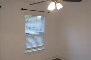 818 W Collins St, Denton, TX 76201 - Photo 12