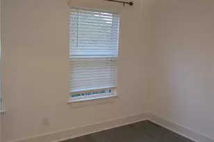 818 W Collins St, Denton, TX 76201 - Photo 10