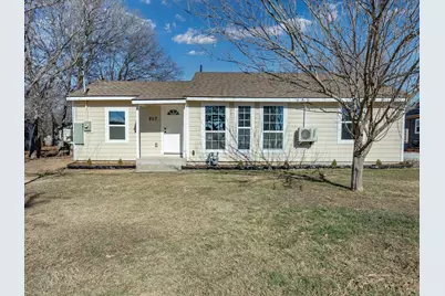 807 Adkins Street, Bowie, TX 76230 - Photo 2