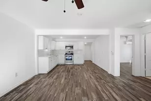 807 Adkins St, Bowie, TX 76230 - Photo 10