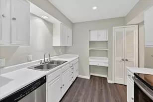 9809 Matchpoint Pl, Dallas, TX 75243 - Photo 6