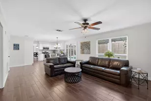 4349 Winchester Ct, Grand Prairie, TX 75052 - Photo 2